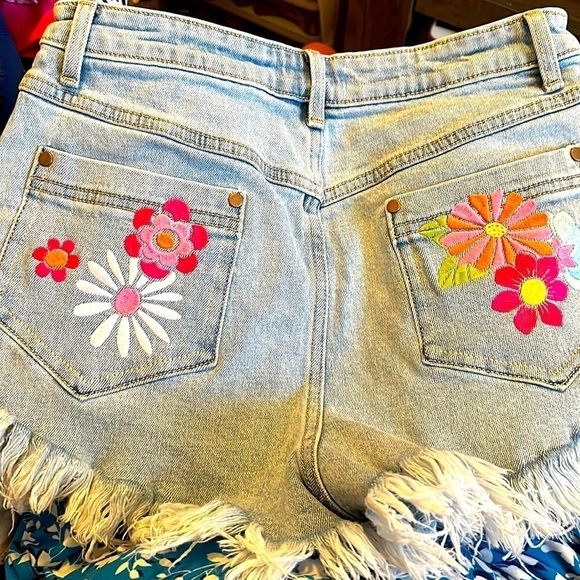 Dolls Kill sugar Thrillz Outta Sight Distressed Denim Shorts medium - Picture 1 of 5